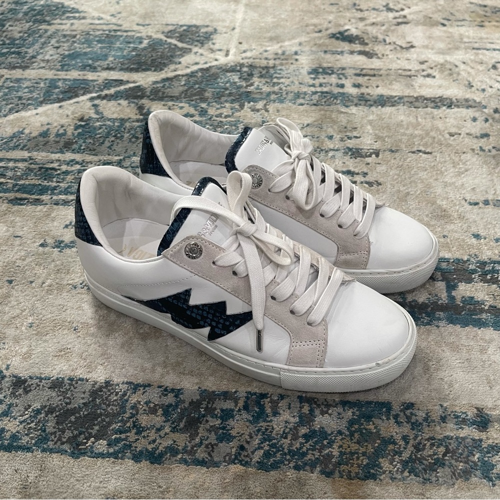 New Zadig and Voltaire, 
White with a snake print flash on the side. - Picture 2 of 6